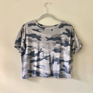 Old Navy • camo cropped tee